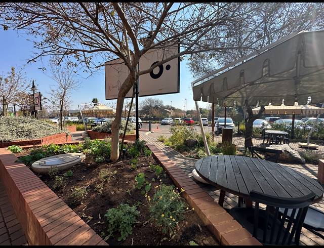 48M² OFFICE TO LET IN ROOIHUISKRAAL NORTH